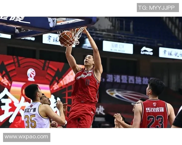 重庆篮球队技术解析：从战术布局到球员素质的全面剖析